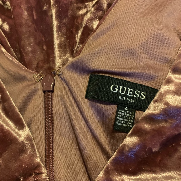 Mauve Elegant Velvet Pink Mini Dress
Textured Bodycon Mini Silhouette - Picture 5 of 7